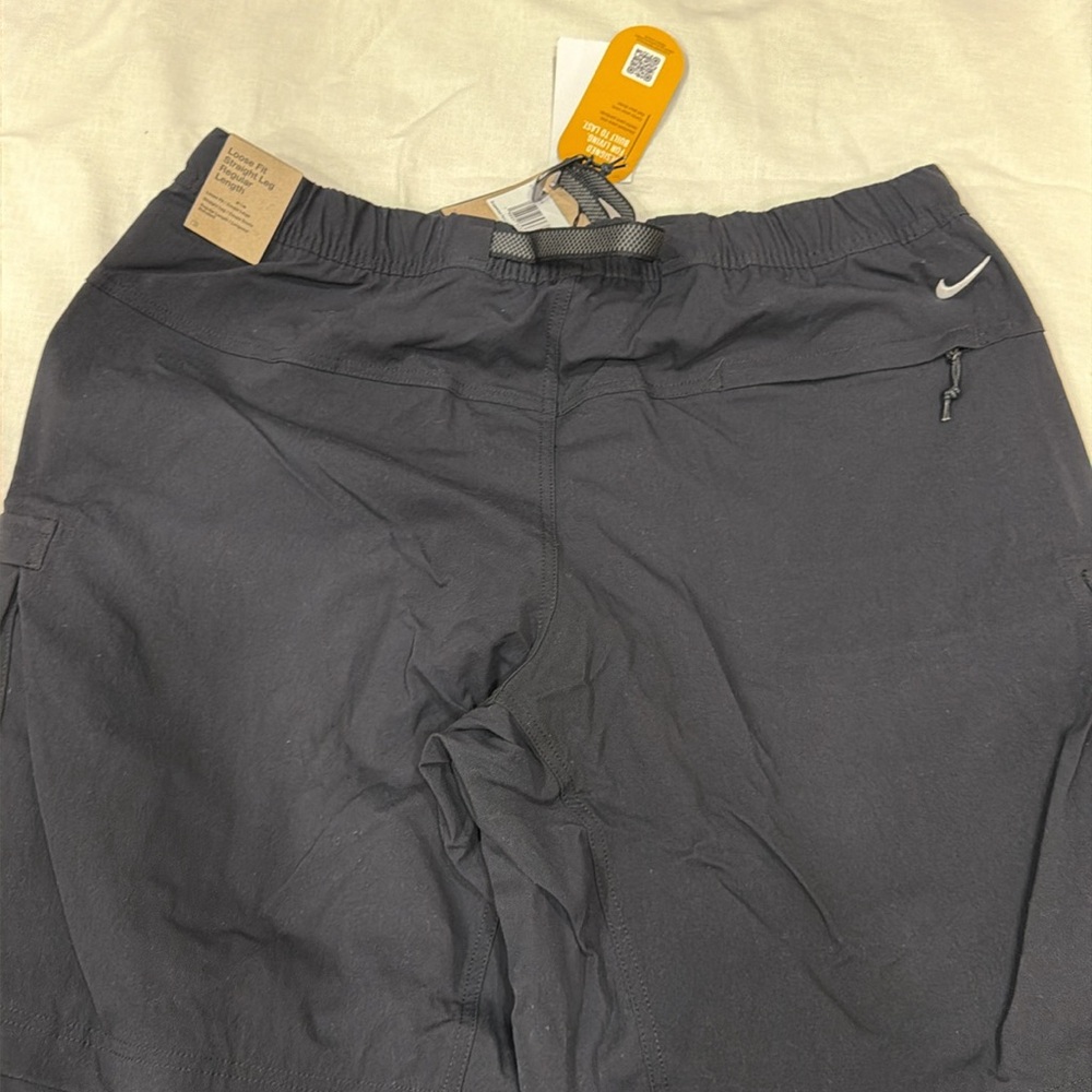 Men's Black Cargo Pants - Picture 4 of 5